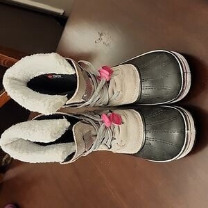 Magellan Girl Outdoors Boots sz 1